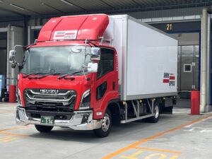 佐賀支社に新しい4t冷凍車が納車されました！